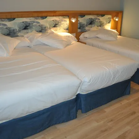 فندق Hotel Celanova 2*