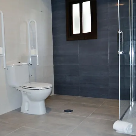 فندق Hotel Celanova 2*