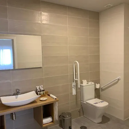 Hotel Celanova Отель